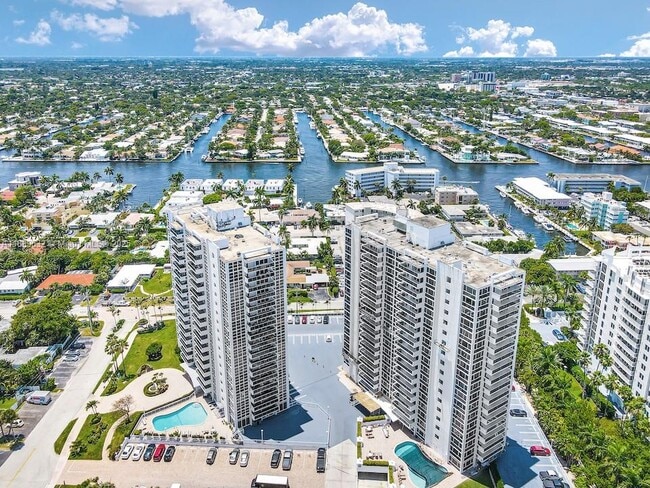 2701 N Ocean Blvd in Fort Lauderdale, FL - Building Photo - Building Photo