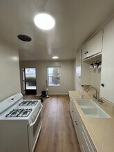 2612 Vanderbilt Ln, Unit Unit A in Redondo Beach, CA - Building Photo - Building Photo