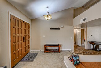 6520 E Peak View Rd in Cave Creek, AZ - Building Photo - Building Photo