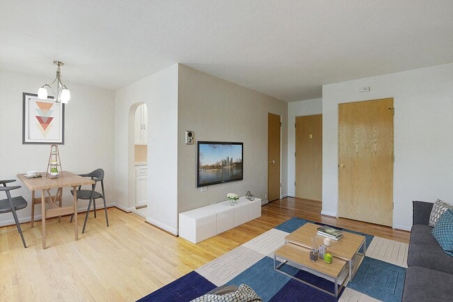 1200 St. Paul St. Apartments in Denver, CO - Building Photo - Building Photo