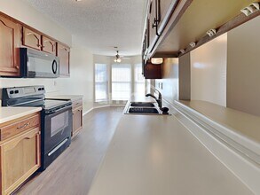 10452 Kristen Dr S in Olive Branch, MS - Foto de edificio - Building Photo