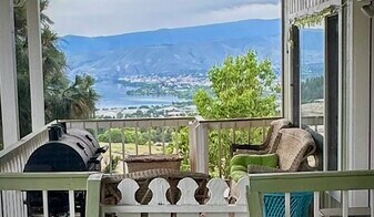 3933 Burch Mountain Rd, Unit Spacious living in Wenatchee, WA - Building Photo