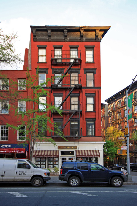 112-114 Perry St in New York, NY - Foto de edificio