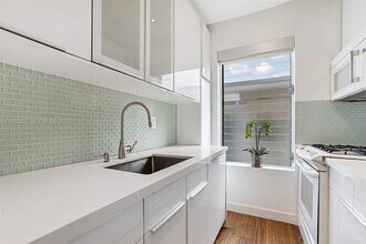 1050 Pennsylvania Ave in Miami Beach, FL - Building Photo - Building Photo