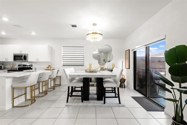 23005 SW 128th Pl in Miami, FL - Building Photo - Building Photo