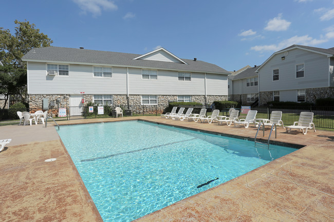 Chevy Chase Apartments in Oklahoma City, OK - Building Photo - Building Photo