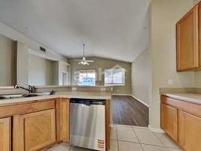 8807 Sandy Plains Dr in Riverview, FL - Building Photo - Building Photo