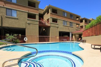 Hacienda @ Sunnyslope in Phoenix, AZ - Building Photo - Building Photo