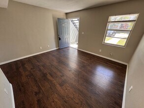 7113 E Bank Dr in Tampa, FL - Building Photo - Building Photo