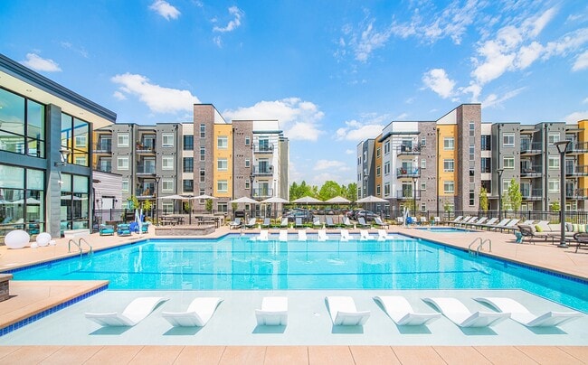 MAA Westglenn in Westminster, CO - Building Photo - Building Photo