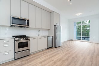 Parker in Surrey, BC - Building Photo - Building Photo