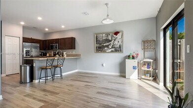 140 SE 34th Terrace in Homestead, FL - Building Photo - Building Photo