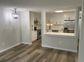 4728 Uplands Dr in Nanaimo, BC - Building Photo - Building Photo