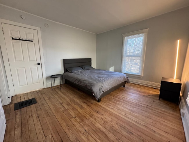 property at 1400 Bemis St SE