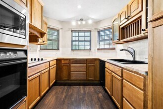 2407 Hidden Valley Dr in Killeen, TX - Building Photo - Building Photo