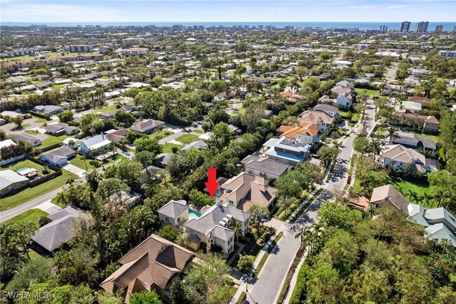 1412 Hemingway Pl in Naples, FL - Foto de edificio - Building Photo