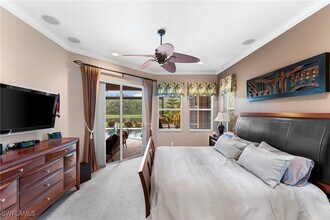 6155 Dogleg Dr in Naples, FL - Foto de edificio - Building Photo