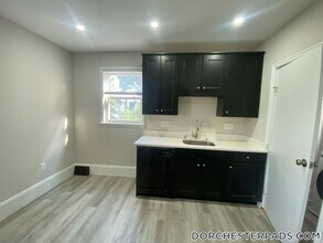 71 Saxton St in Boston, MA - Building Photo - Building Photo