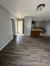 106 Brookview Dr in Elk City, OK - Building Photo - Building Photo