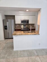 1940 Debbie St, Unit 1940 in Sarasota, FL - Building Photo - Building Photo
