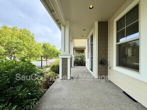 16847 SW Tempest Way in King City, OR - Foto de edificio - Building Photo