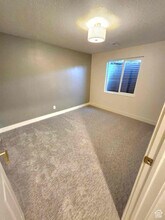 10074 Countrywood Dr in Sandy, UT - Foto de edificio - Building Photo