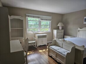 995 Cleveland Rd in Hinsdale, IL - Building Photo - Building Photo