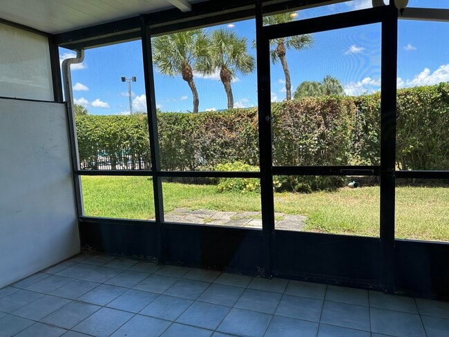 15729 Bottlebrush Cir in Delray Beach, FL - Building Photo - Building Photo