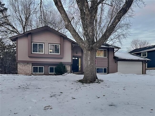 property at 6865 Buckingham Rd