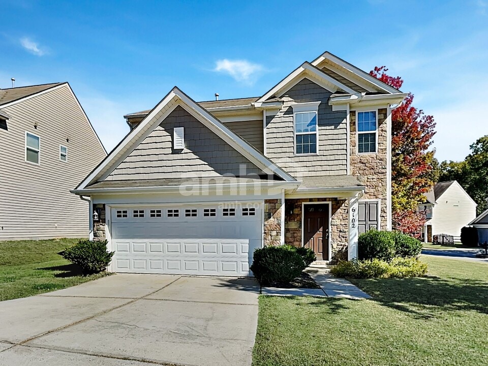 6102 Lighted Way Ln in Indian Trail, NC - Building Photo