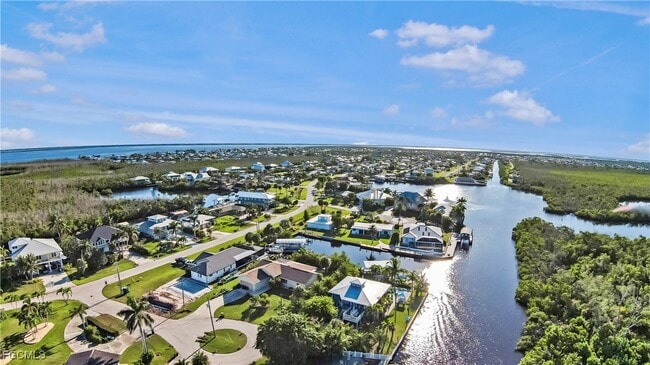 property at 2790 Teal Ct