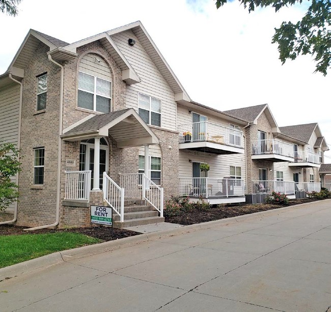 Sophies Place Apartments in Omaha, NE - Foto de edificio - Primary Photo