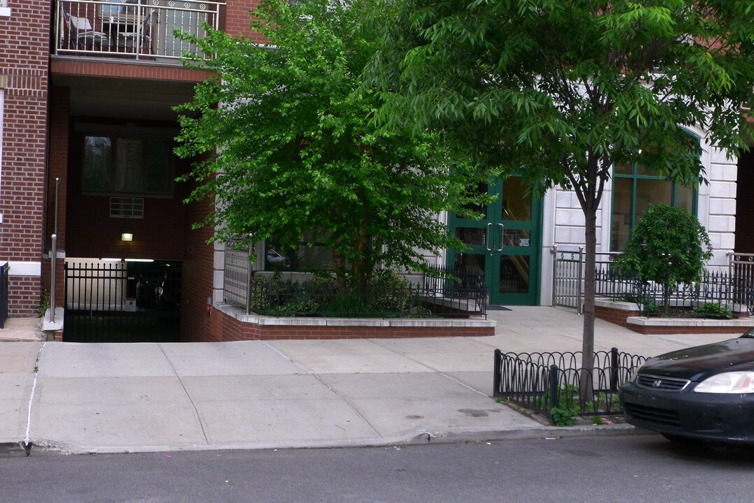 2323 31st Ave in Long Island City, NY - Building Photo