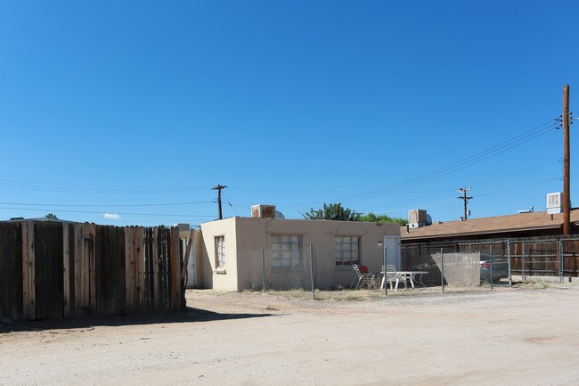 5032 E Bellevue St in Tucson, AZ - Foto de edificio - Building Photo