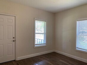 2222 W Bond St in Denison, TX - Building Photo - Building Photo