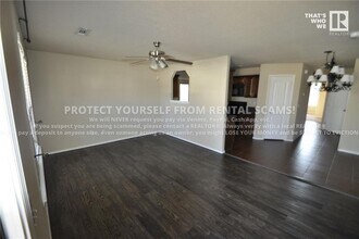 4537 W Pecan St in Fayetteville, AR - Building Photo - Building Photo