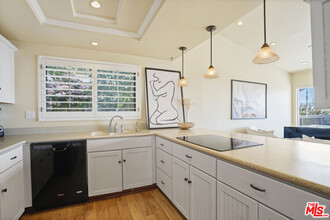 11815 Ellice St in Malibu, CA - Building Photo - Building Photo