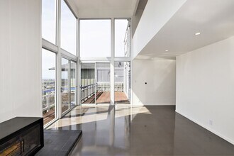 1554 Winding Way in Belmont, CA - Building Photo - Building Photo