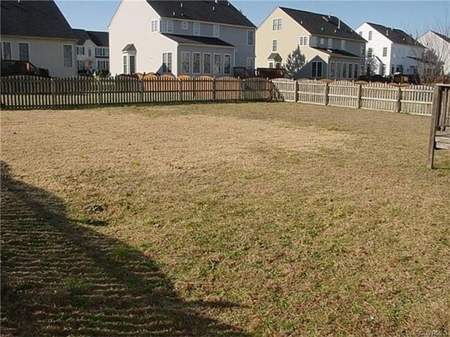 10705 Peterfield Ln in Glen Allen, VA - Building Photo - Building Photo