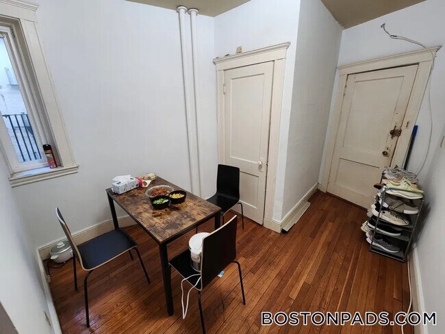 137 Park Dr in Boston, MA - Building Photo - Building Photo