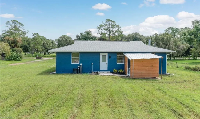 19291 Skipper Rd in North Fort Myers, FL - Foto de edificio - Building Photo