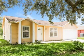 391 SW Undallo Rd in Port St. Lucie, FL - Building Photo - Building Photo