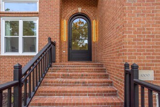 1009 Elmshade Ln in Nashville, TN - Building Photo - Building Photo