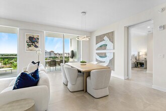 220 SE Mizner Blvd in Boca Raton, FL - Building Photo - Building Photo