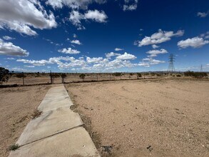 14755 Calendula St in Adelanto, CA - Building Photo - Building Photo