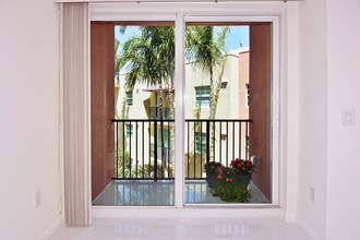 235 NE 1st St-Unit -502 in Delray Beach, FL - Building Photo - Building Photo