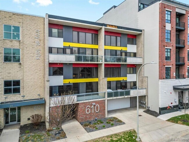 610 S Troy St in Royal Oak, MI - Building Photo - Building Photo