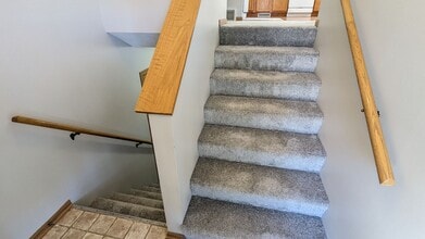 27 Ellis Cir in Council Bluffs, IA - Building Photo - Building Photo