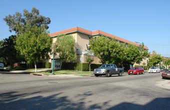 400 N Kenwood St in Glendale, CA - Building Photo - Building Photo