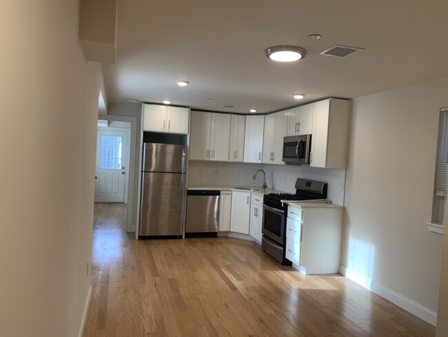 9 8th St, Unit 2